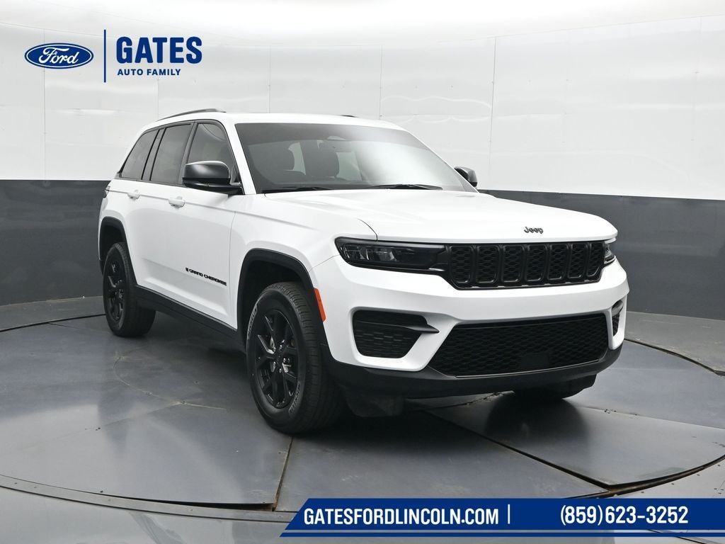 2025 Jeep Grand Cherokee Laredo