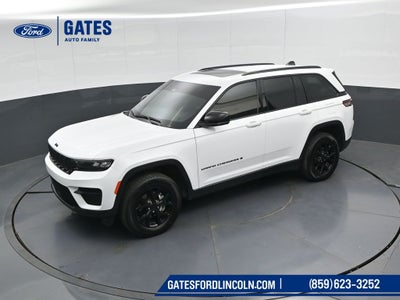 2025 Jeep Grand Cherokee Laredo