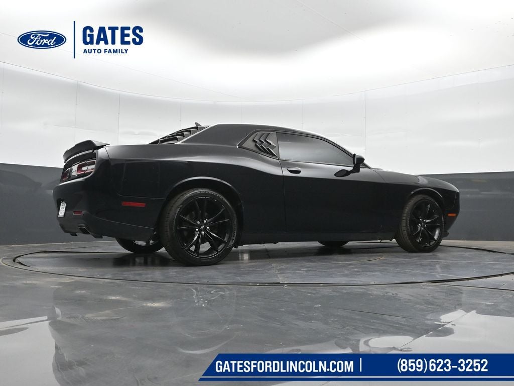 2017 Dodge Challenger SXT