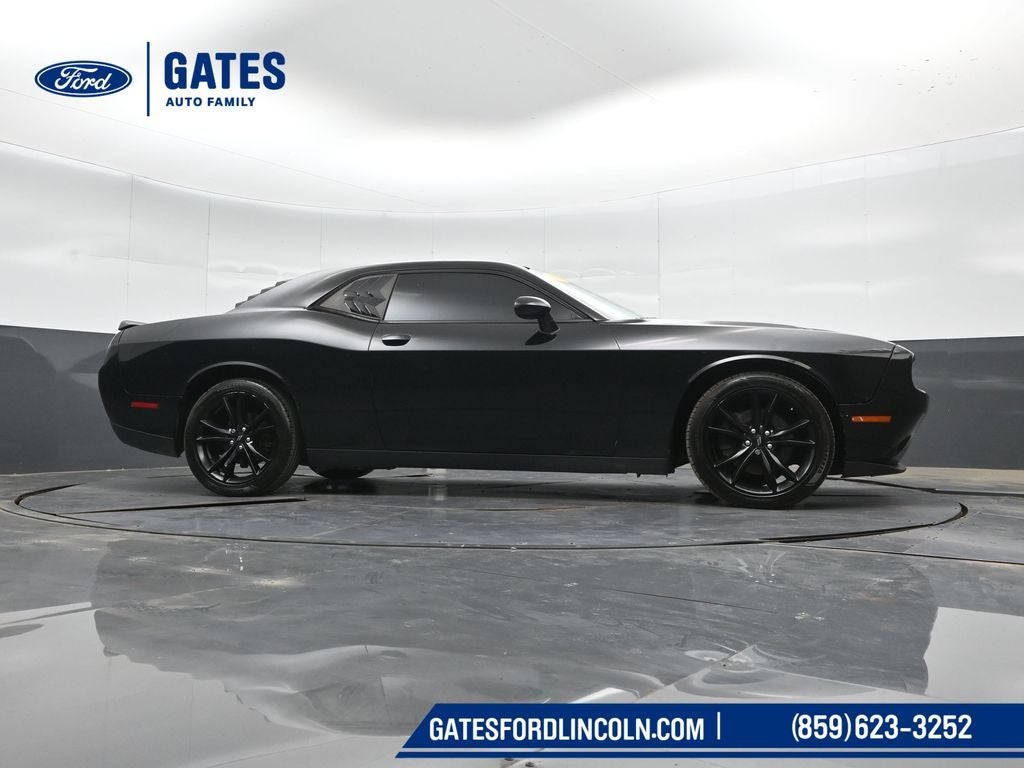 2017 Dodge Challenger SXT