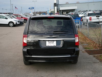 2016 Chrysler Town & Country Touring