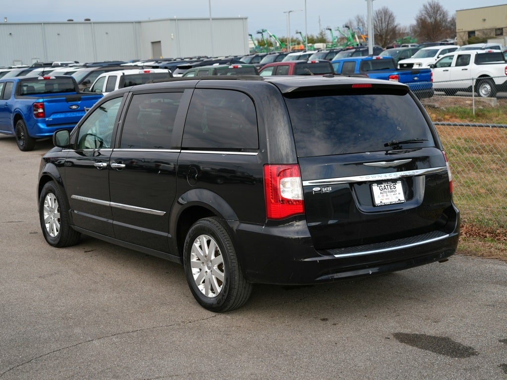 2016 Chrysler Town & Country Touring