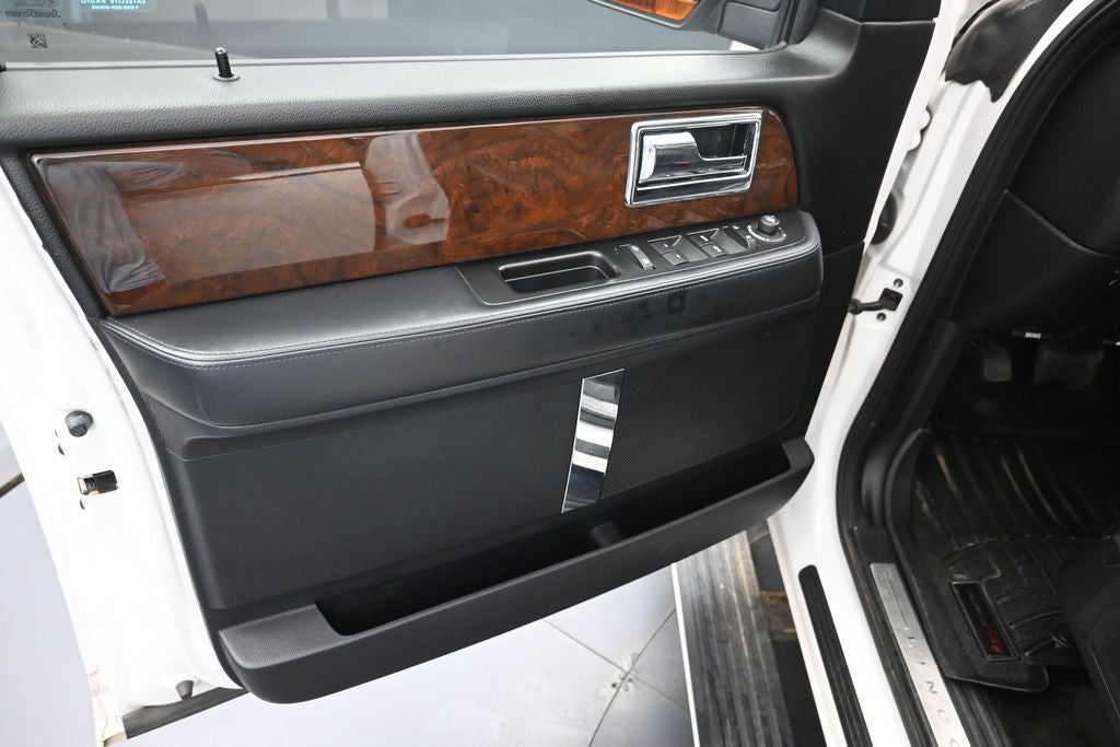 2016 Lincoln Navigator Select