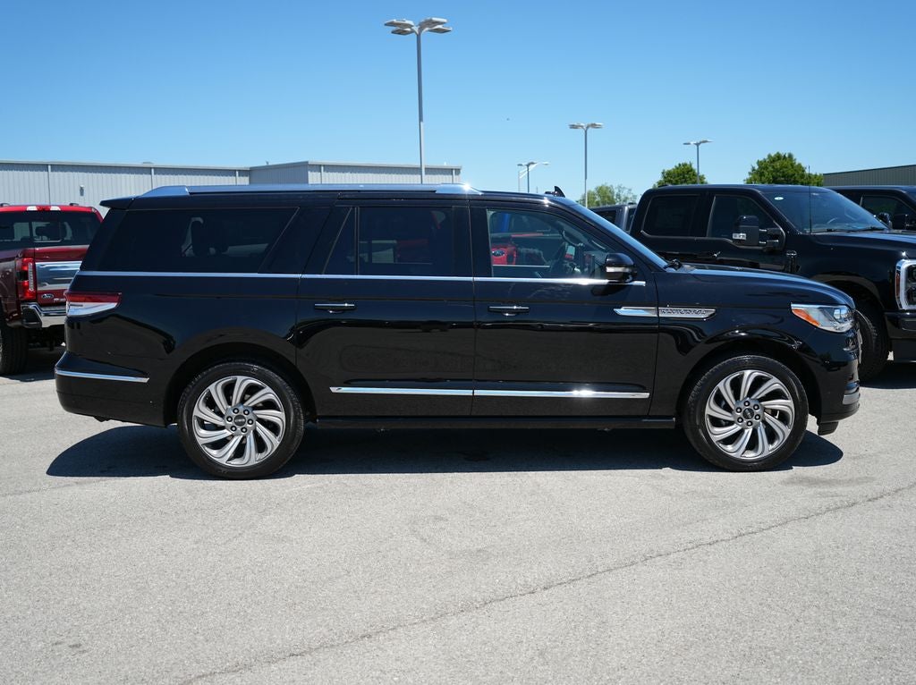2023 Lincoln Navigator L Reserve