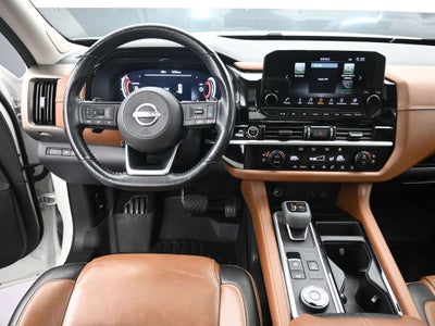2023 Nissan Pathfinder Platinum