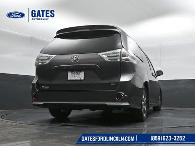 2014 Toyota Sienna SE 8 Passenger