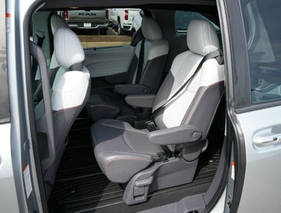 2021 Toyota Sienna XSE 7 Passenger