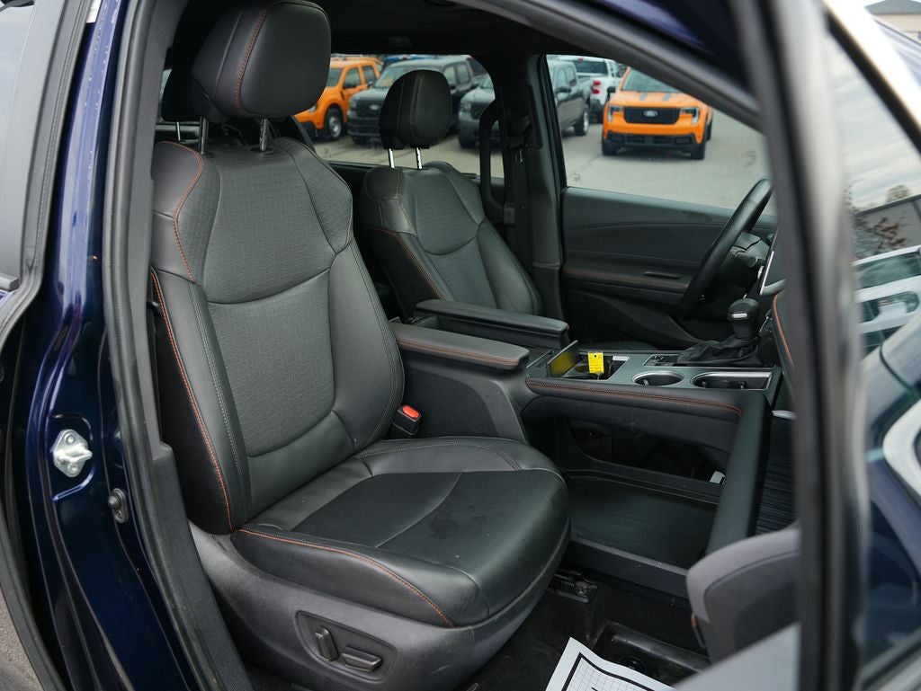 2022 Toyota Sienna XSE 7 Passenger