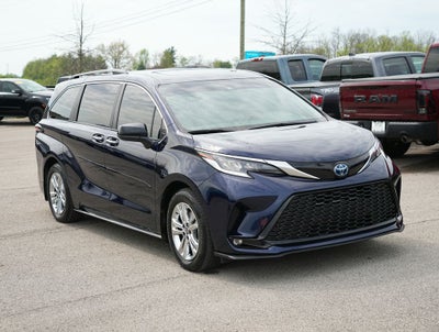 2022 Toyota Sienna XSE 7 Passenger