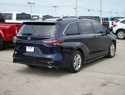 2022 Toyota Sienna XSE 7 Passenger