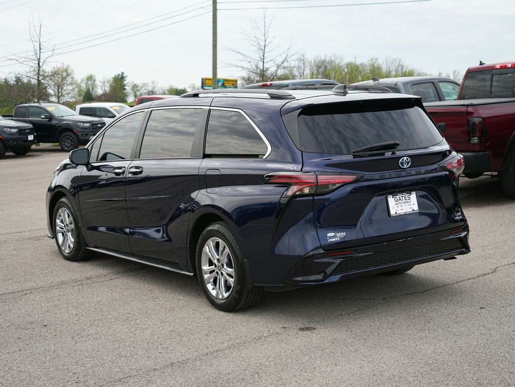 2022 Toyota Sienna XSE 7 Passenger