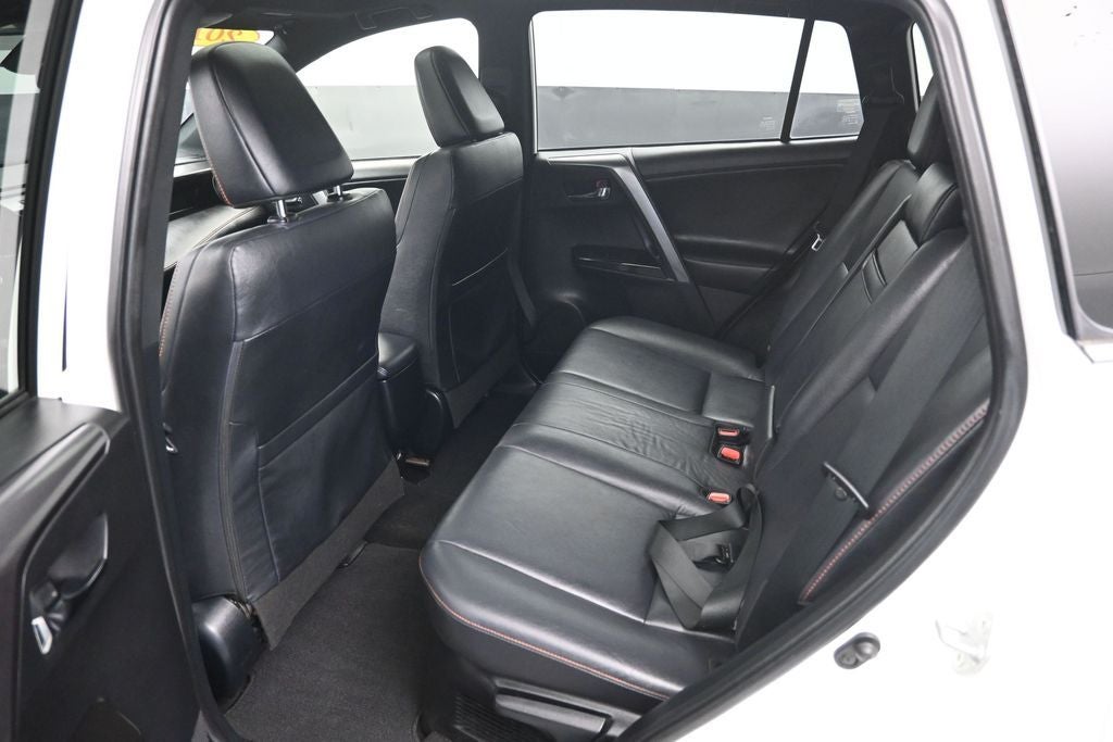 2018 Toyota RAV4 Hybrid SE