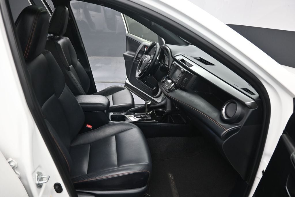 2018 Toyota RAV4 Hybrid SE