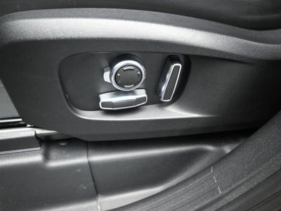 2023 Land Rover Defender 130 X-Dynamic SE