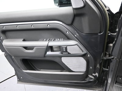 2023 Land Rover Defender 130 X-Dynamic SE