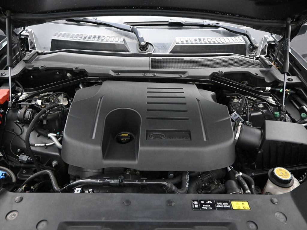 2023 Land Rover Defender 130 X-Dynamic SE