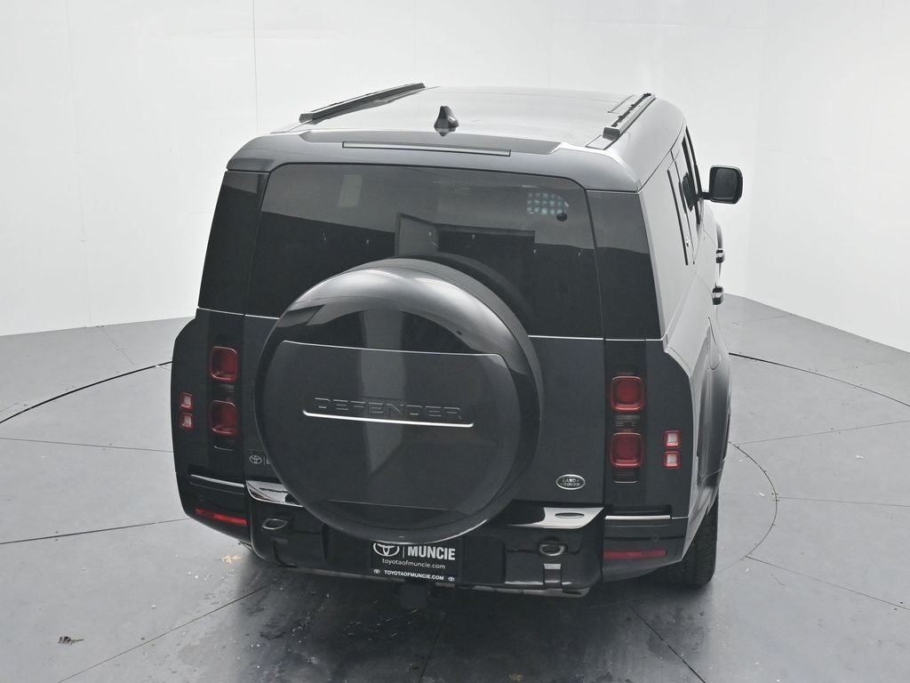 2023 Land Rover Defender 130 X-Dynamic SE