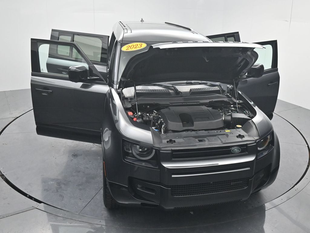 2023 Land Rover Defender 130 X-Dynamic SE