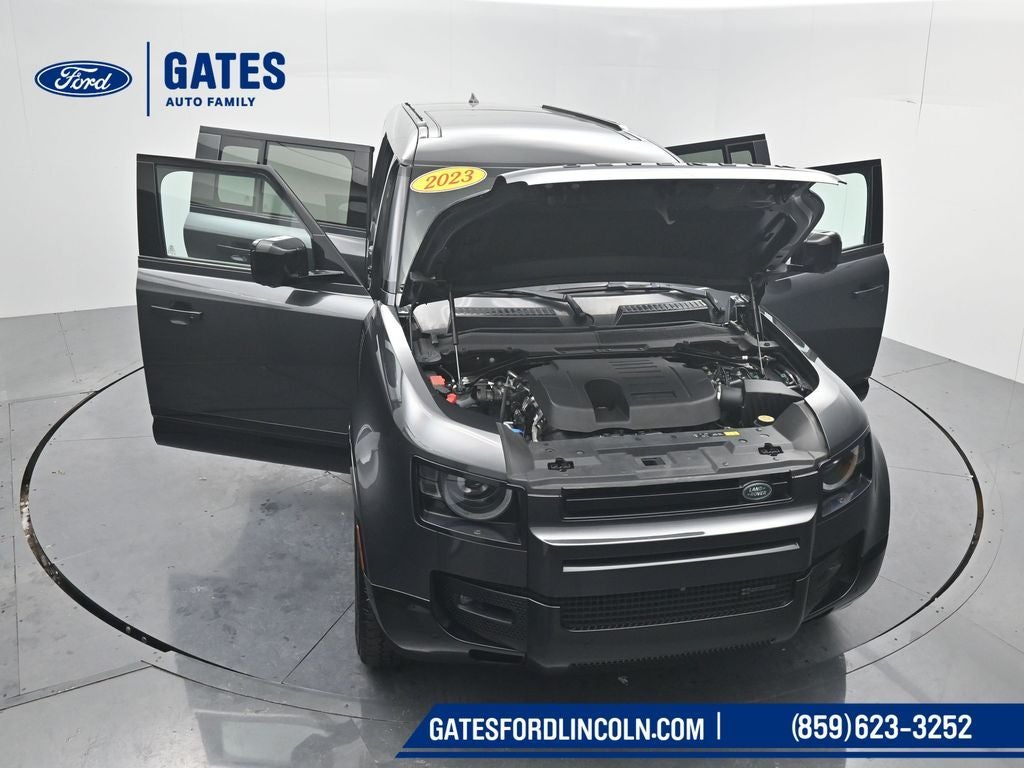 2023 Land Rover Defender 130 X-Dynamic SE