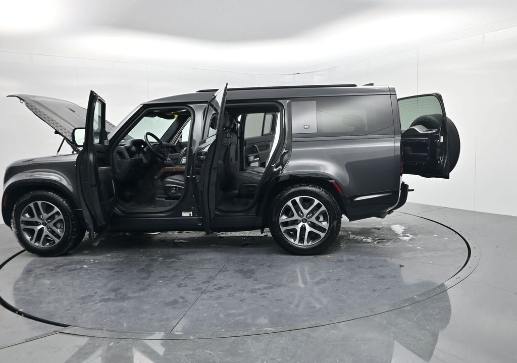 2023 Land Rover Defender 130 X-Dynamic SE