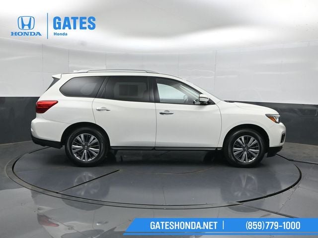 2019 Nissan Pathfinder SL
