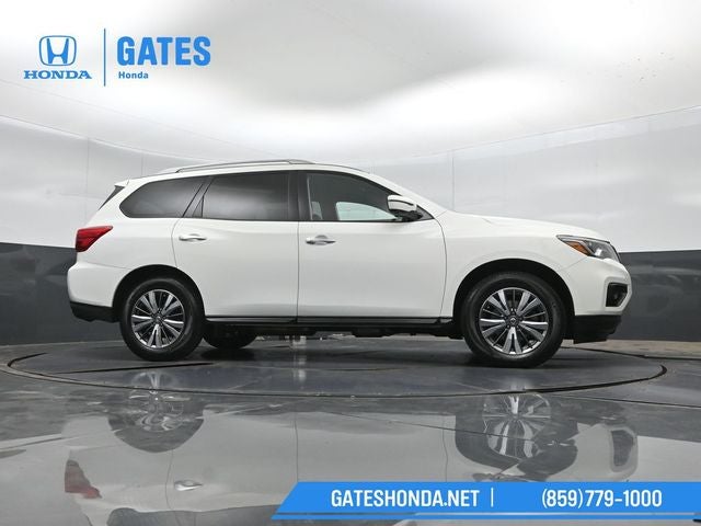 2019 Nissan Pathfinder SL