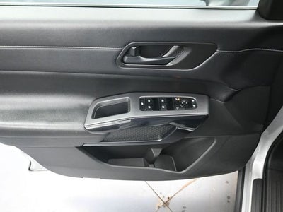 2023 Nissan Pathfinder SV