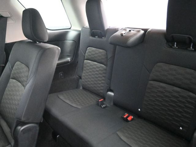 2023 Nissan Pathfinder SV