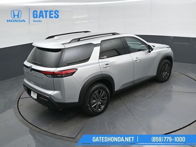 2023 Nissan Pathfinder SV