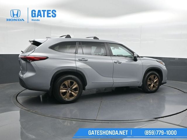 2023 Toyota Highlander Hybrid Bronze Edition