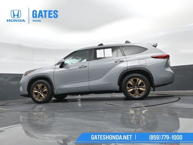 2023 Toyota Highlander Hybrid Bronze Edition