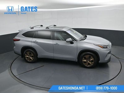 2023 Toyota Highlander Hybrid Bronze Edition