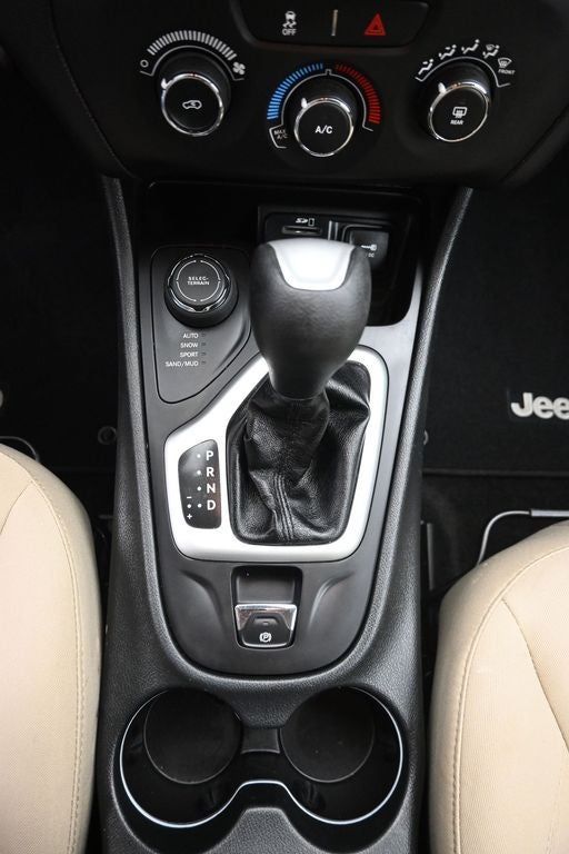 2016 Jeep Cherokee Sport