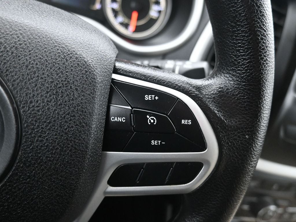 2017 Jeep Cherokee Sport