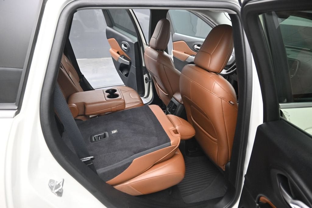 2019 Jeep Cherokee Overland