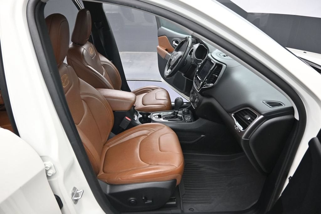 2019 Jeep Cherokee Overland