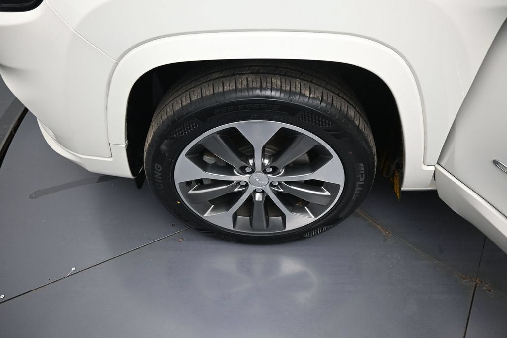 2019 Jeep Cherokee Overland