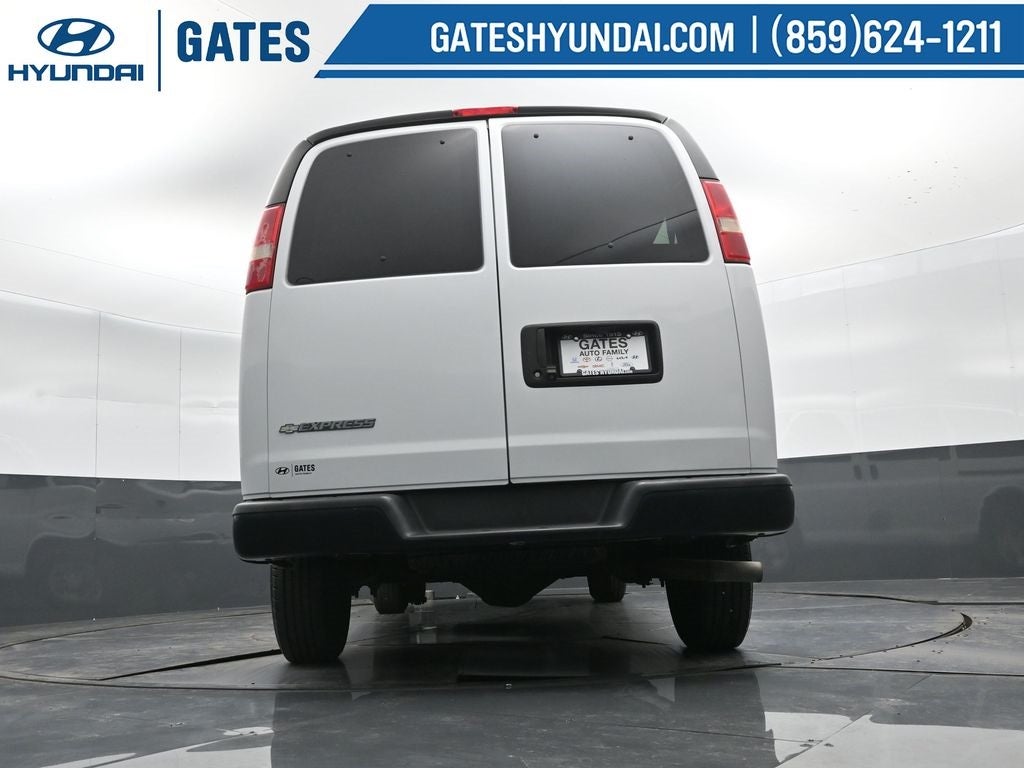 2017 Chevrolet Express 2500 LS Passenger