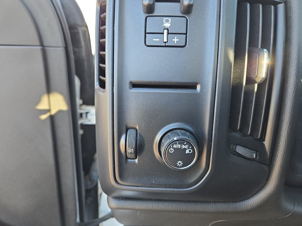 2018 Chevrolet Silverado 1500 WT