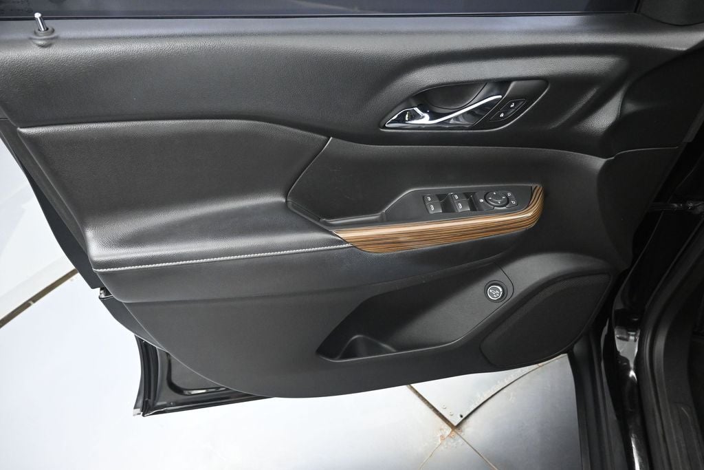 2017 GMC Acadia SLE-2