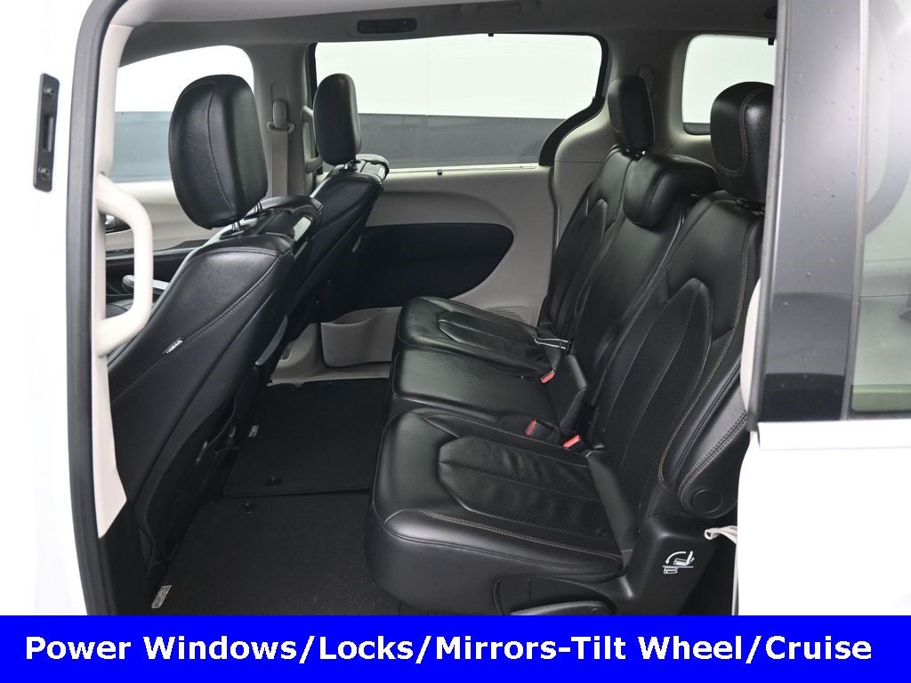 2017 Chrysler Pacifica Touring L Plus