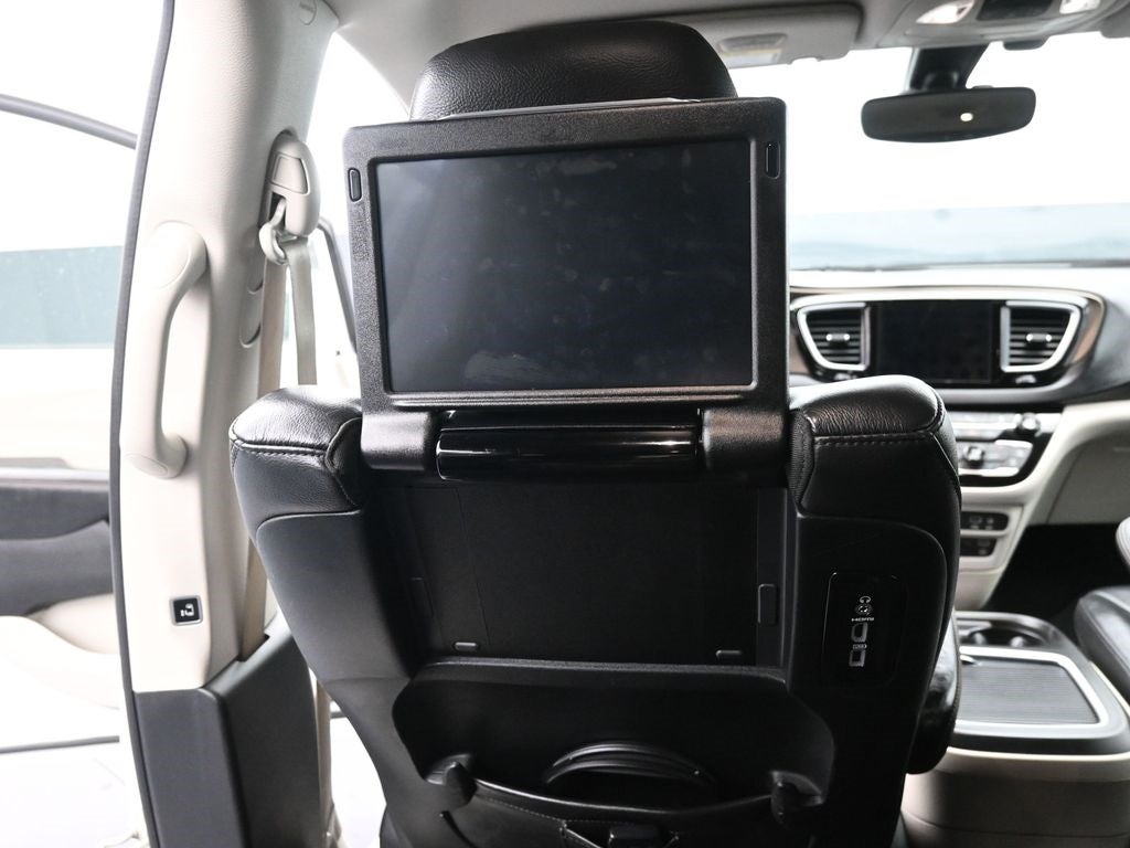 2017 Chrysler Pacifica Touring L Plus