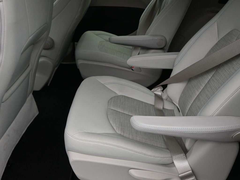 2017 Chrysler Pacifica Hybrid Touring Plus