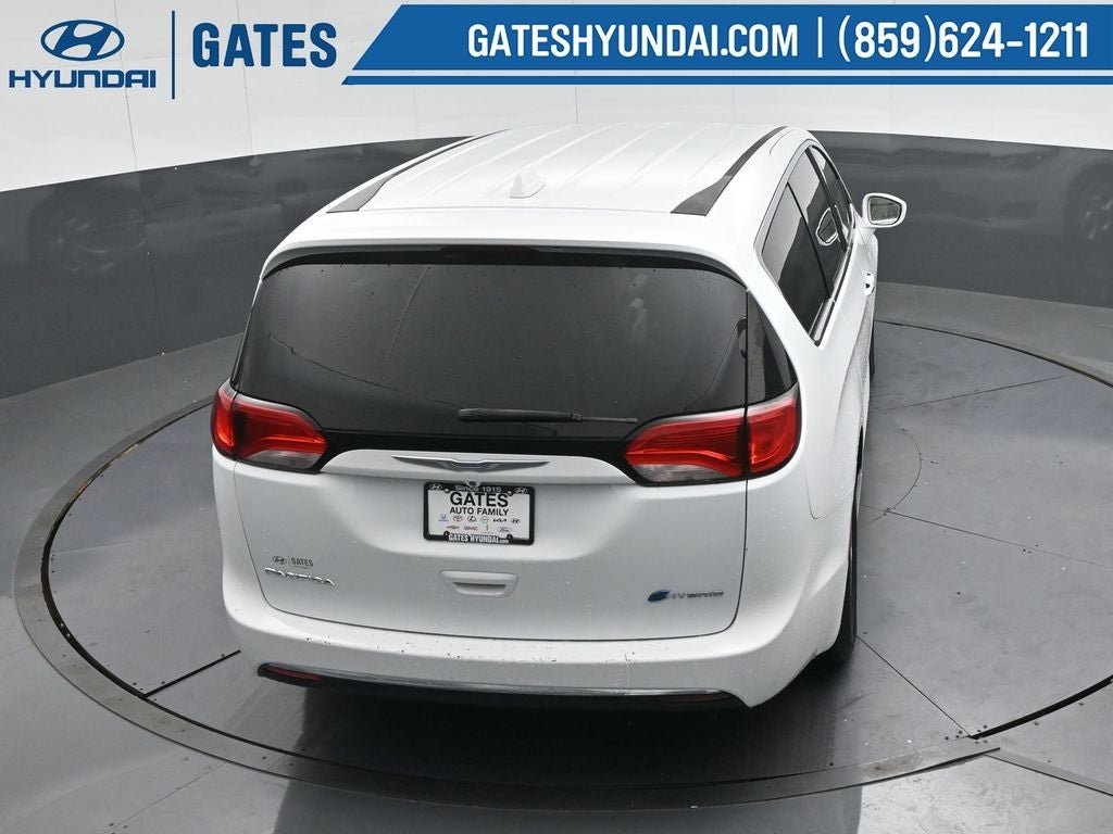 2017 Chrysler Pacifica Hybrid Touring Plus