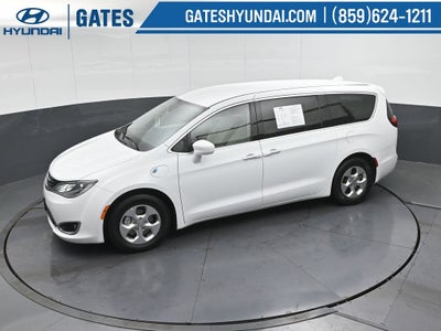 2017 Chrysler Pacifica Hybrid Touring Plus