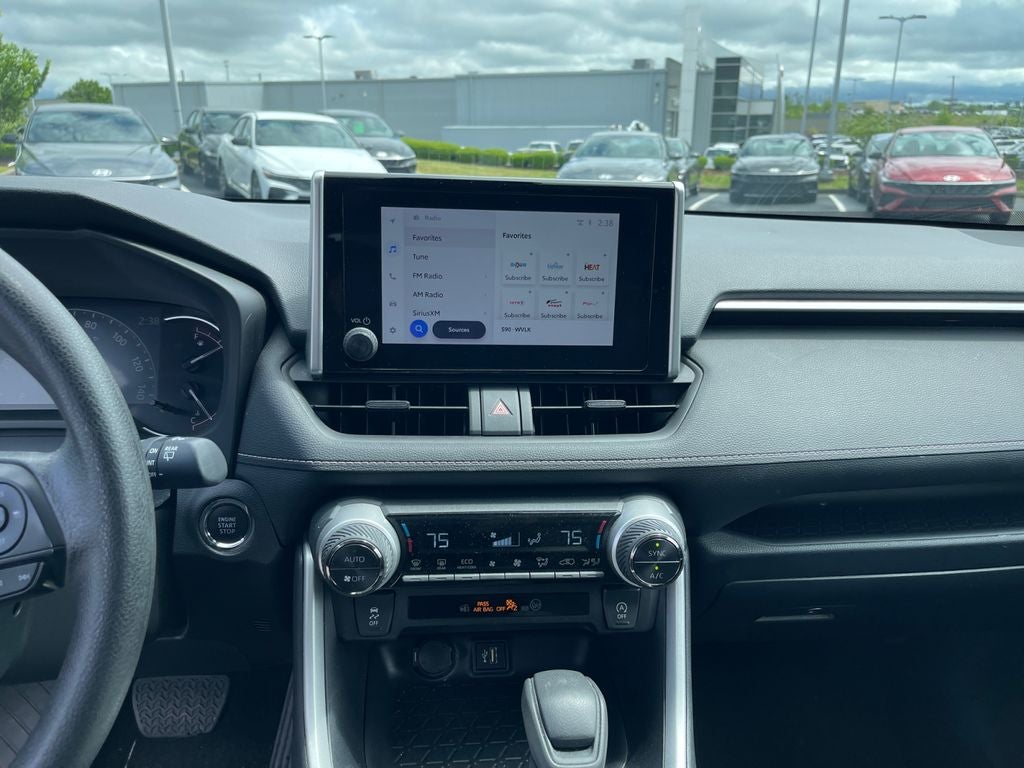 2025 Toyota RAV4 XLE