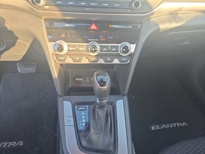 2020 Hyundai Elantra SE