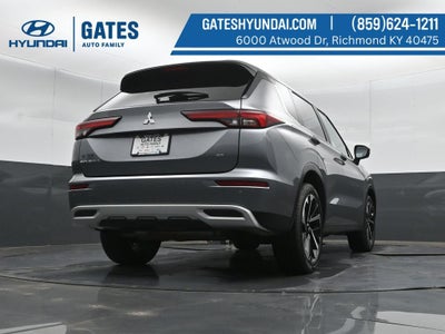 2023 Mitsubishi Outlander SE