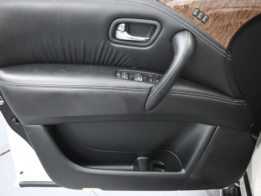 2016 INFINITI QX80 Base