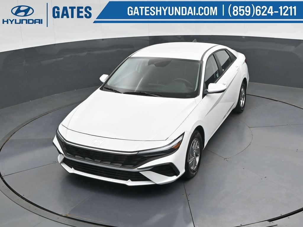 2025 Hyundai Elantra SE